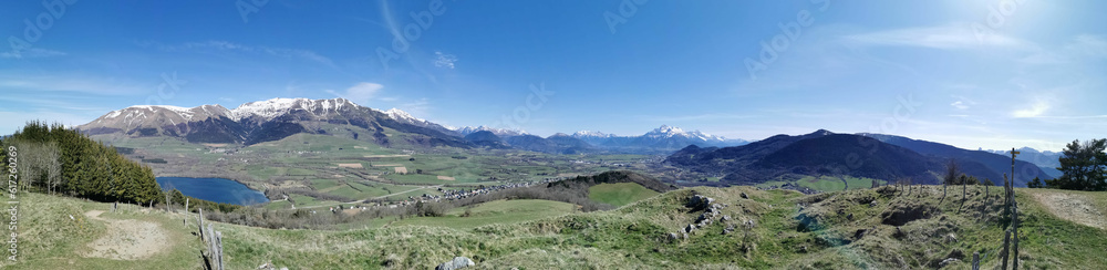 Alpes, sommets et vallées sur la route Napoléon à Laffrey
