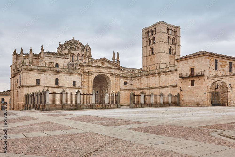 Zamora romanesque cathedral with byzantine dome. San Salvador. Castilla León