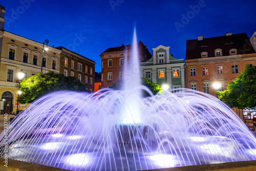 2022-08-29 night lighting fountain on Market Square in Walbrzych, Polan