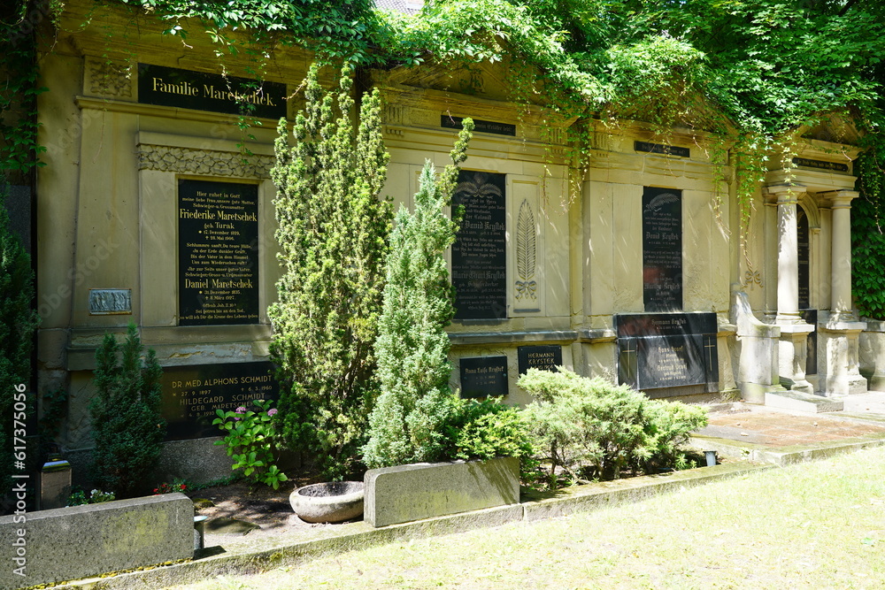 Historische Gräber auf dem Böhmischen Gottesacker in Rixdorf in Berlin