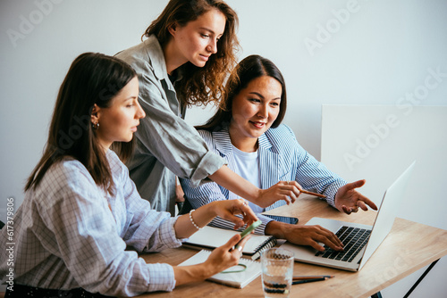 Obraz na płótnie Teamwork w salonie