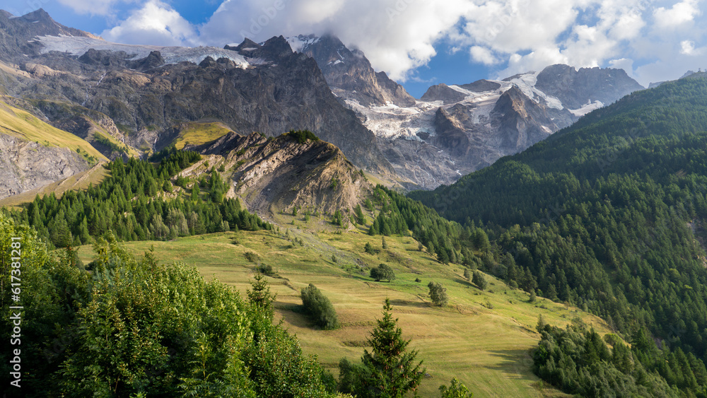 Obraz premium La Meige from La Grave, France