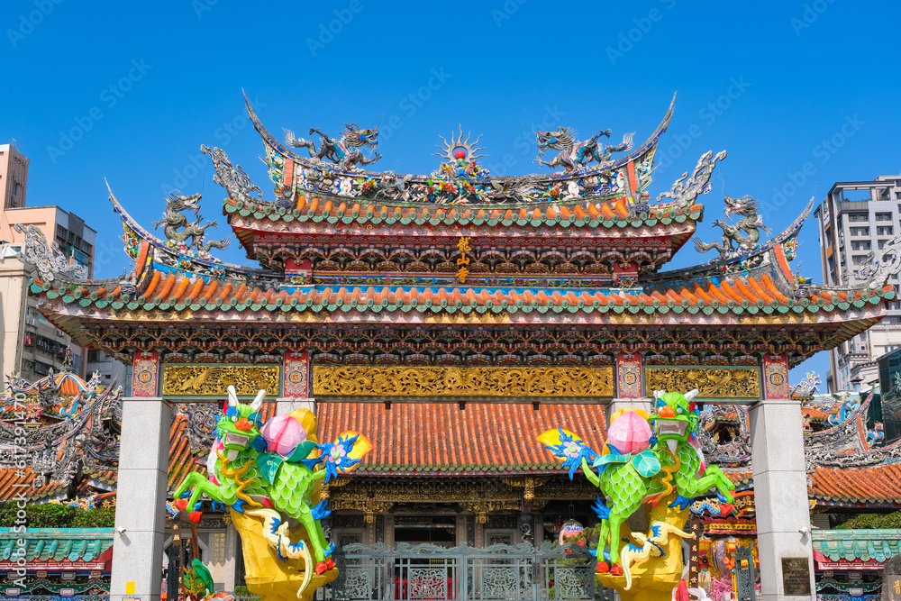 Fototapeta premium 台湾 台北市 龍山寺 山門