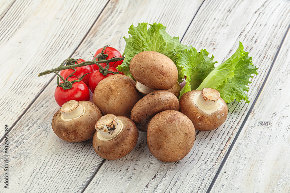 Raw brown royal champignon heap Raw brown royal champignon heap