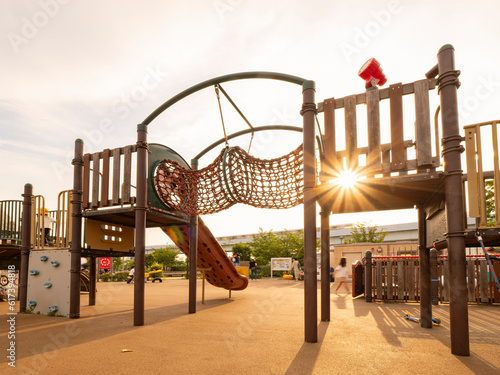 Obraz na płótnie 夕日の豊洲六丁目第二公園 w salonie