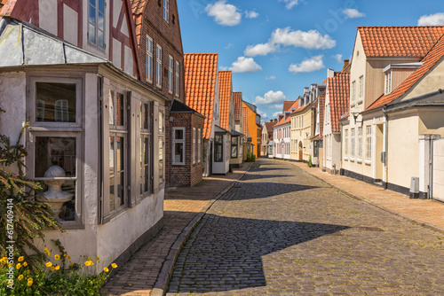 Foto Cobbled street at the old town of Aabenraa, Denmark
