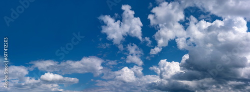 blue sky with clouds © Anatolii 