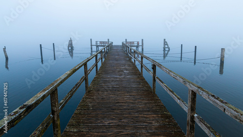 Steg im Nebel