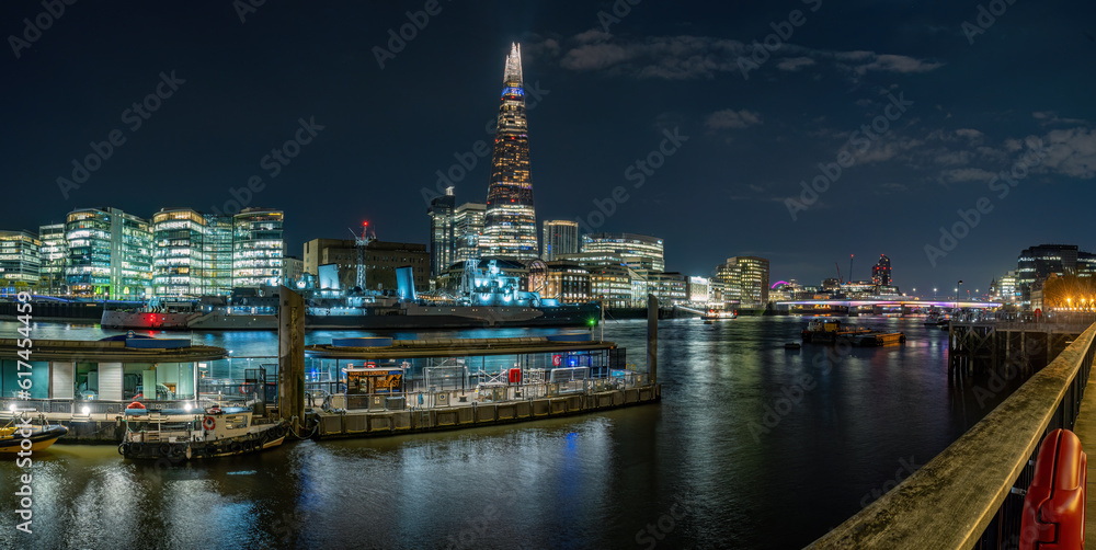 Fototapeta premium London Skyline at night