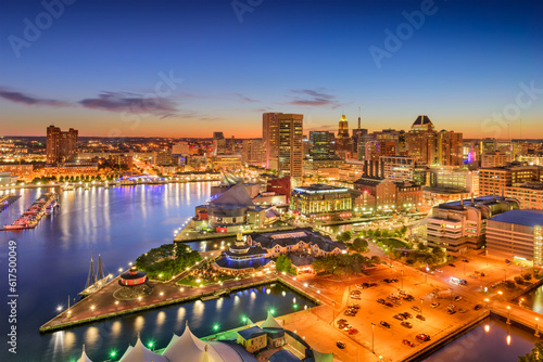 Canvas Print Baltimore, Maryland, USA inner harbor and downtown skyline at twilight