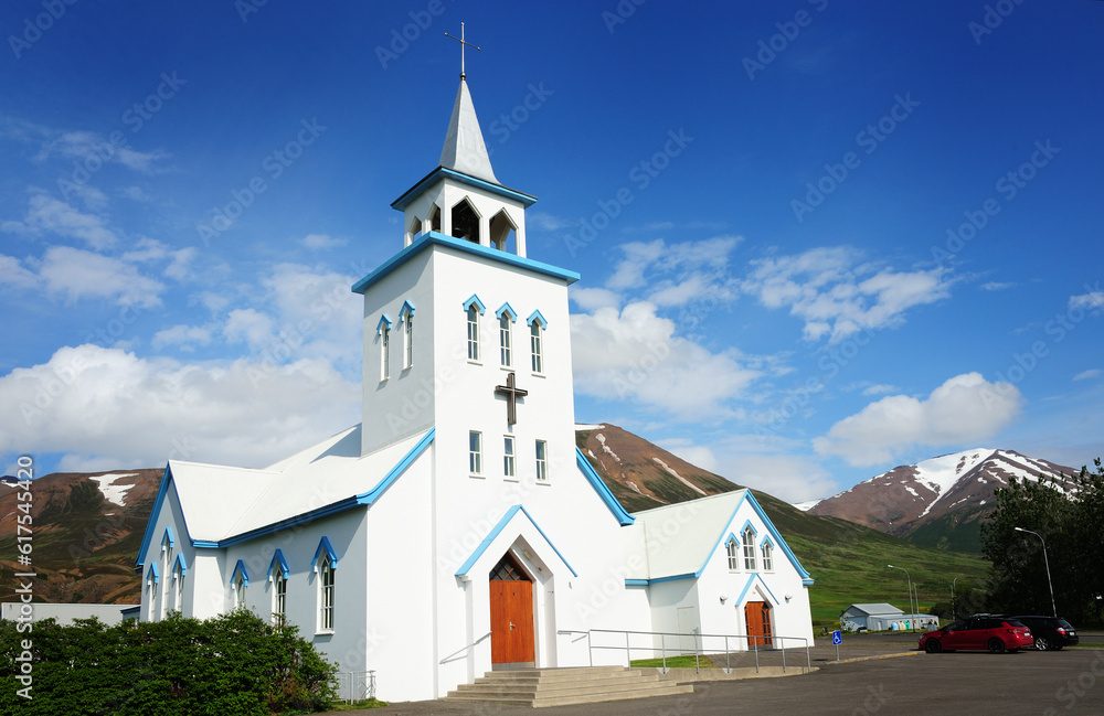 Φωτογραφία The church at the northern Icelandic town of Dalvik