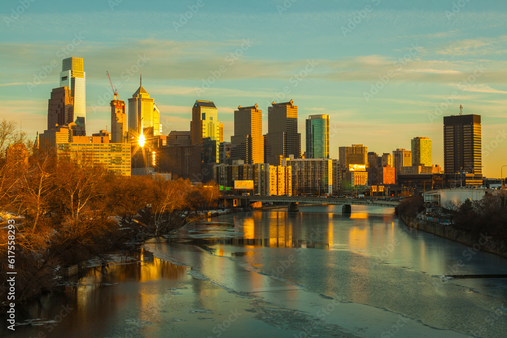 Obraz premium Winter city panorama of the central Philadelphia