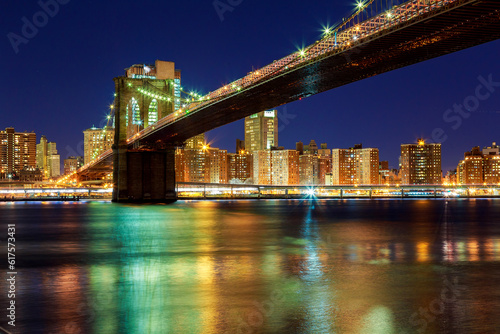 Fototapeta Naklejka Na Ścianę i Meble -  New York City - beautiful sunset over manhattan with manhattan and brooklyn bridge