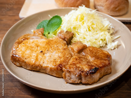 Obraz na płótnie 日本の食卓,ポークステーキ,糀漬け,家庭料理 w salonie