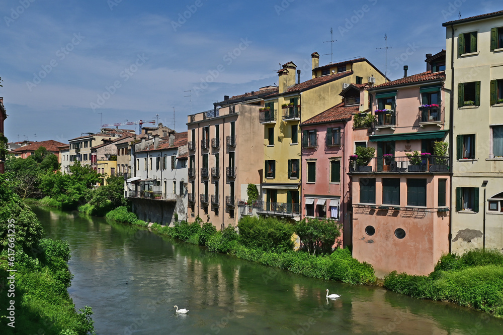 Padova, il fiume Piovego Bacchiglione e Porta Ponte Molino - Veneto