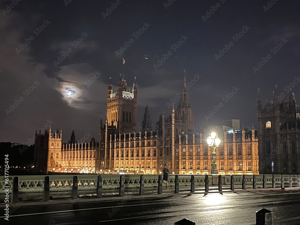 London Parliament at night
