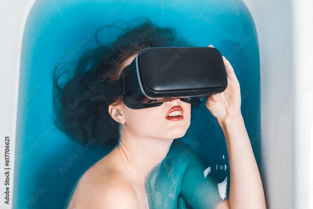 Naklejka premium In bath with a gadget