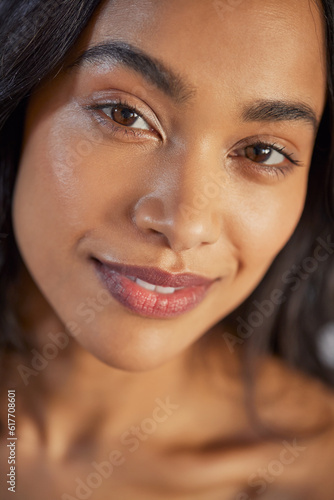 Obraz na plátně Close up portrait of beautiful multiethnic girl looking at camera