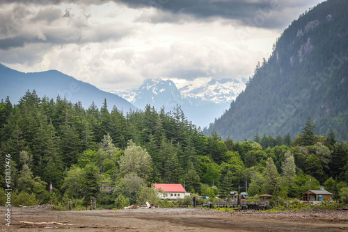 Wallpaper Mural Mamquam Mountain, Squamish BC Torontodigital.ca