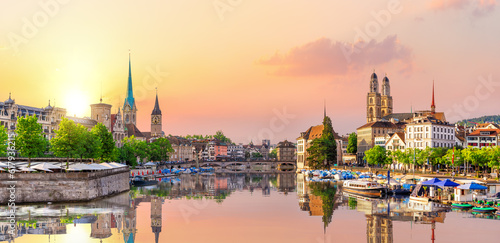 Quadro su tela Aerial view on the downtown of Zurich and its reflection, Switzerland