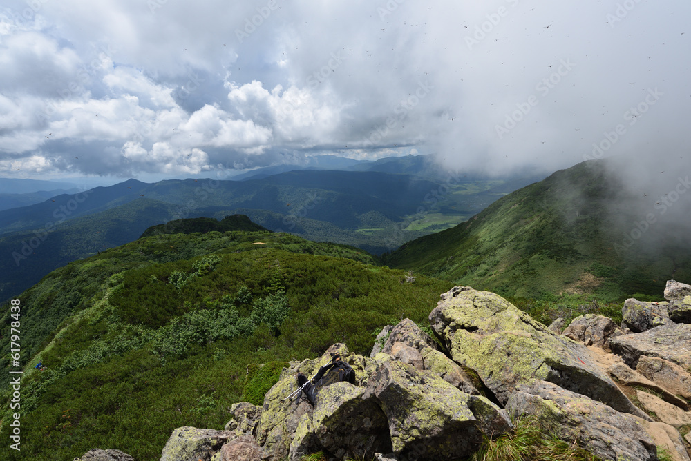 Climbing Mt. Hiuchi in Oze from Miike, Fukushima Climbing Mt. Hiuchi in Oze from Miike, Fukushima