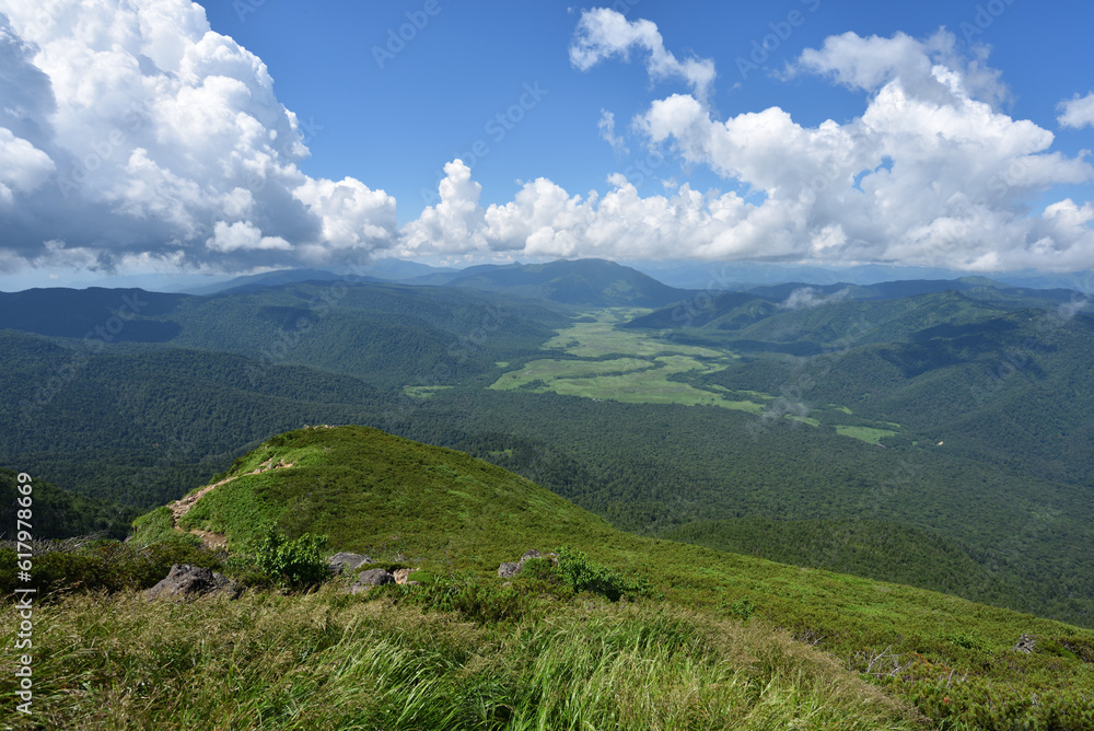 Fototapeta premium Climbing Mt. Hiuchi in Oze from Miike, Fukushima