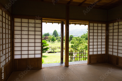 茶屋から見える地泉回遊式借景庭園