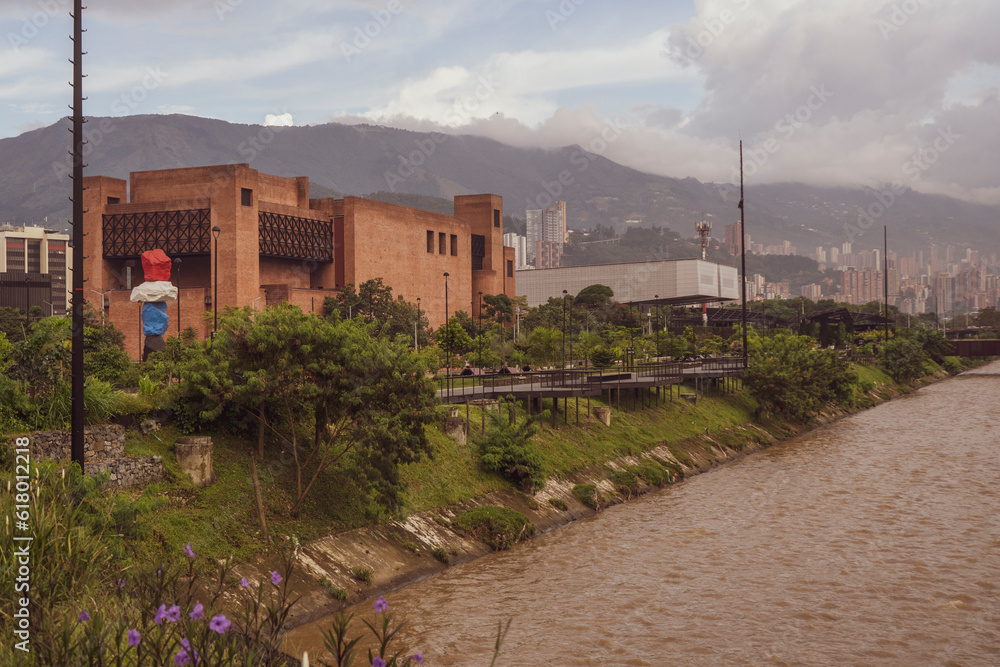 Obraz premium The Medellín or Aburrá River is a Colombian river that crosses the city of Medellín and its metropolitan area.