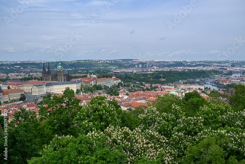 Aussicht vom Petirin auf Prag mit seinen vielen Türmen