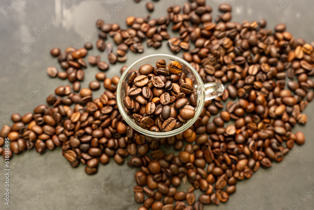 Naklejka premium coffee beans and cup
