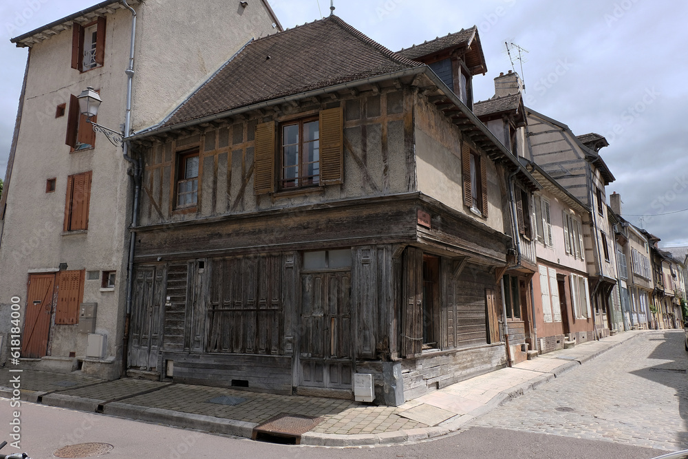 Half-timbered houses. Constructions that have crossed the ages and a few are still remaining today, as witnesses of the past.
Shot in France, in many different medieval cities: Rouen, Troyes, Provins.