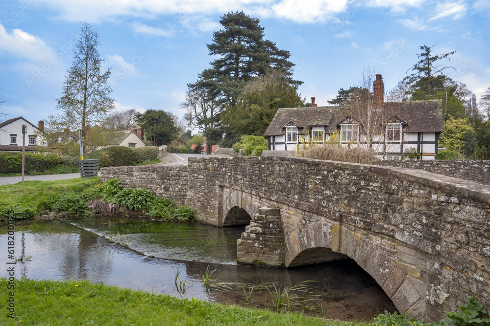 Fototapeta premium View of old stone bridge Eardisland Heredforshire