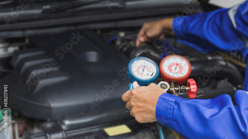Car air conditioner check service, leak detection, fill refrigerant.Device and meter liquid cooling in the car by specialist technicians. 