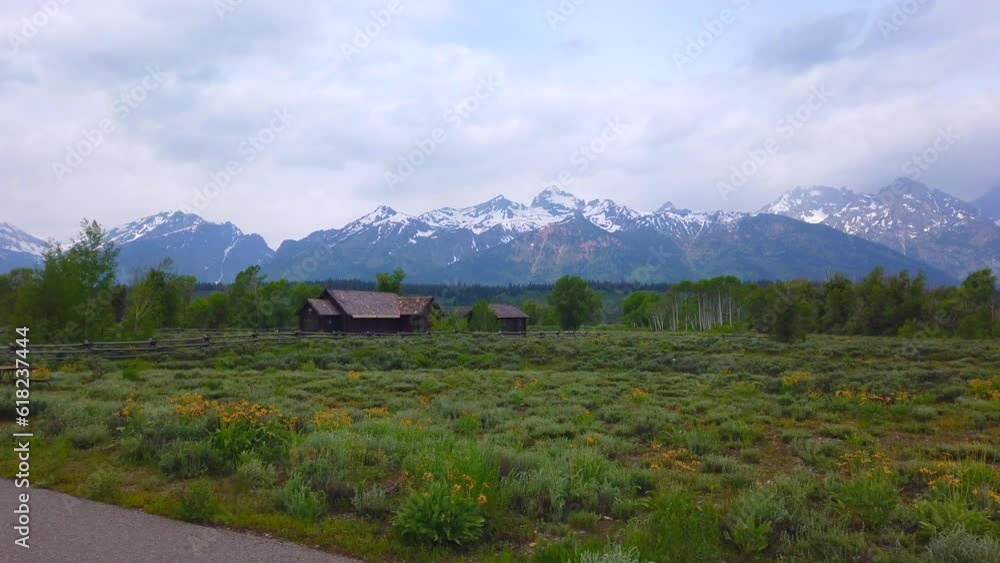 Snow mountain at Grand Teton National Park in early summer, Wyoming, USA
Snow mountain at Grand Teton National Park in early summer, Wyoming, USA