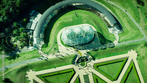 Visão aérea do parque Jardim Botânico na cidade de Curitiba Paraná Brasil captada do alto por um drone em um dia de sol de 2023. photo