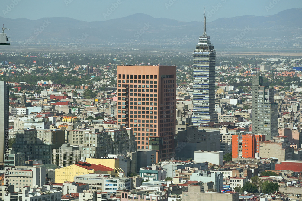 Φωτογραφία Aerial view of Latin American Tower at Mexico City in a sunny day