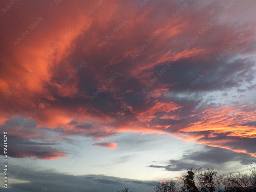 Naklejka premium sunset over the mountains