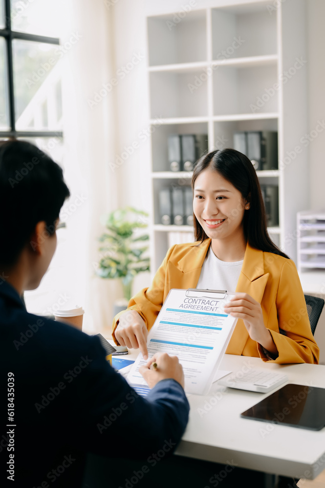 Salesman Hands On House Model , Small Toy House Small Mortgage Property insurance and concepts real estate. Salesman Hands On House Model , Small Toy House Small Mortgage Property insurance and concepts real estate.