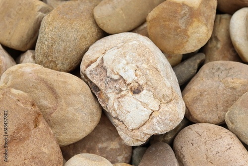 Pile of yellowish stones arranged in a pile