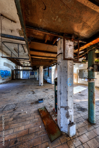 Abandoned old noodle factory © Hans-Peter Ilge