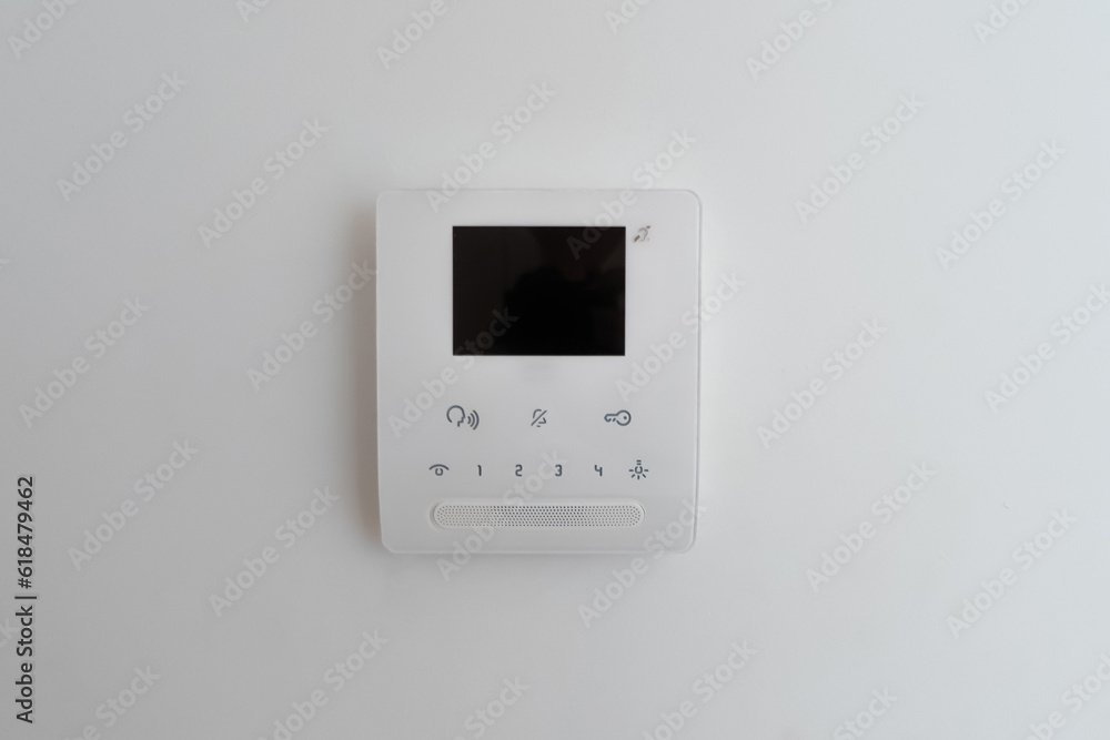 Remote control of the intercom with a screen and touch control panel Remote control of the intercom with a screen and touch control panel
