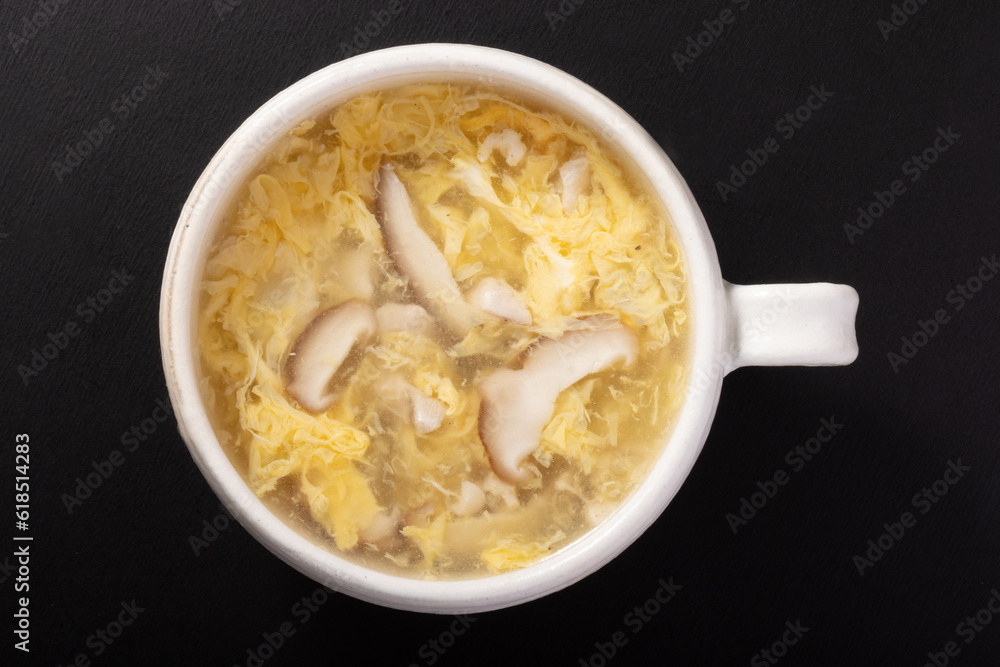 鶏肉としいたけの中華スープ 鶏肉としいたけの中華スープ