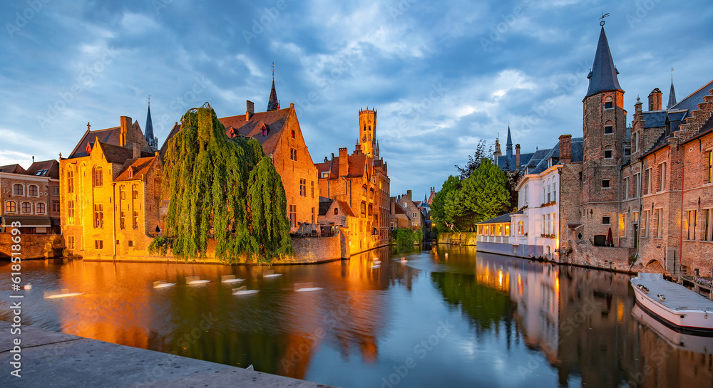 Obraz premium Brugge old town skyline at night, Belgium