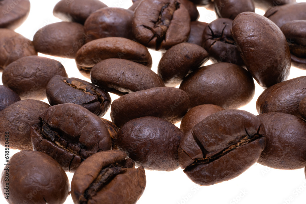 Obraz premium coffee beans isolated