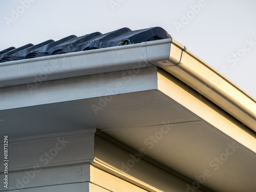 Roof components: soffit, fascia, eaves, gutter
