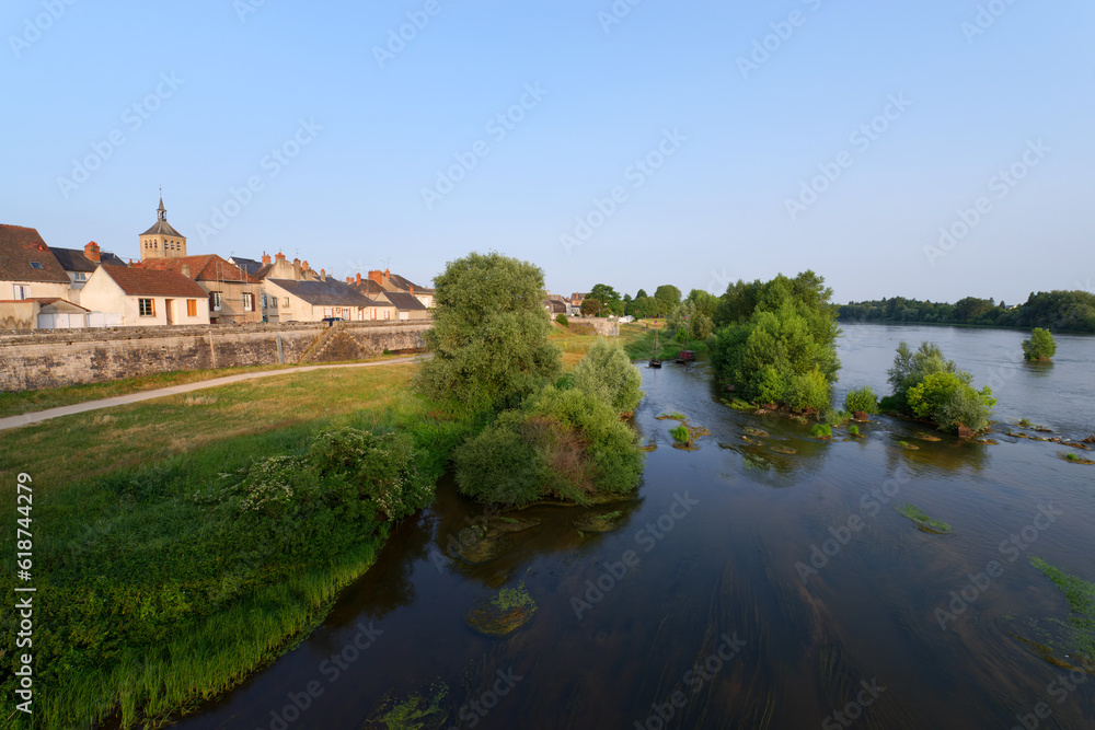 Obraz premium Jargeau village in the Loire valley