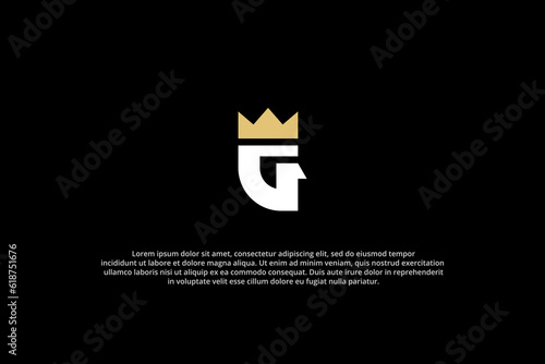 logo letter g king crown