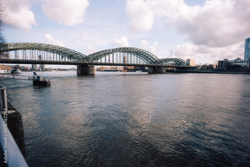 Hohenzöllernbrücke in Köln