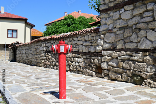 hydrant auf der strasse von nessebar, bulgarien photo