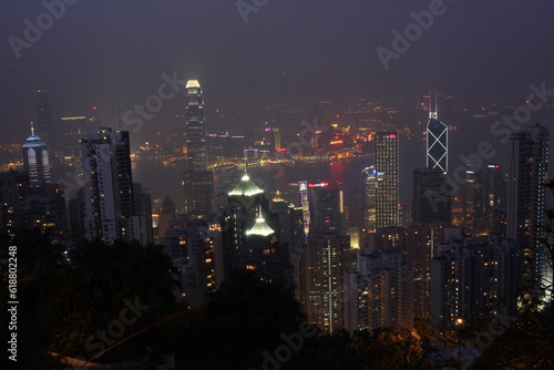 Wallpaper Mural Viaje a Hong Kong, fotos tomadas de noche en la ciudad  Torontodigital.ca